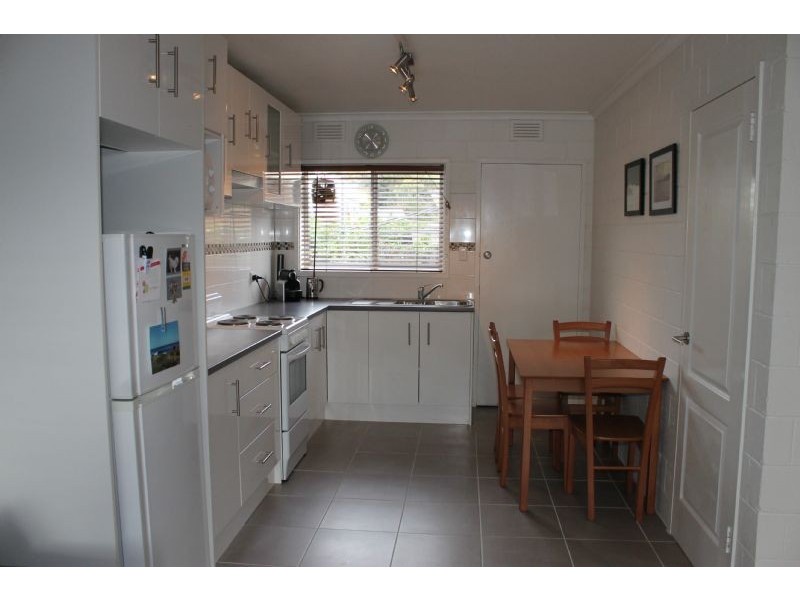 2/1 Talofa Avenue, Cowes VIC 3922