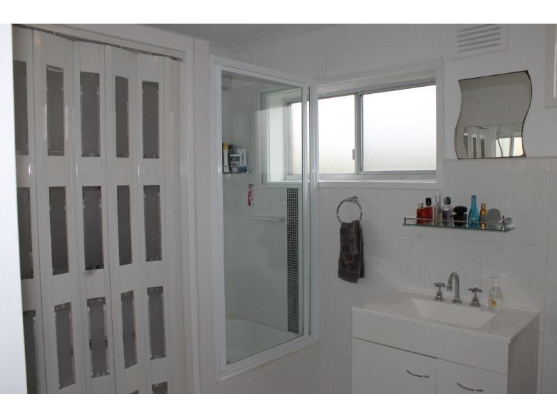 2/1 Talofa Avenue, Cowes VIC 3922