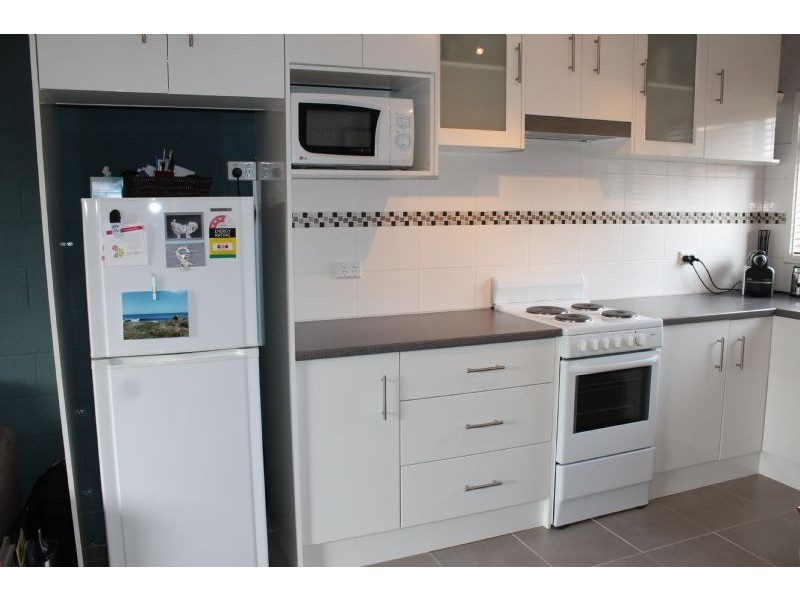 2/1 Talofa Avenue, Cowes VIC 3922
