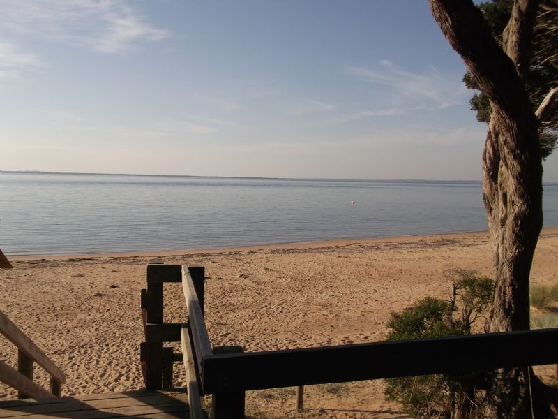 2 Red Rocks Road, Cowes VIC 3922