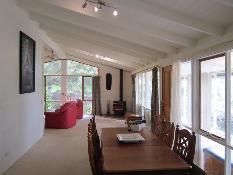 2 Red Rocks Road, Cowes VIC 3922