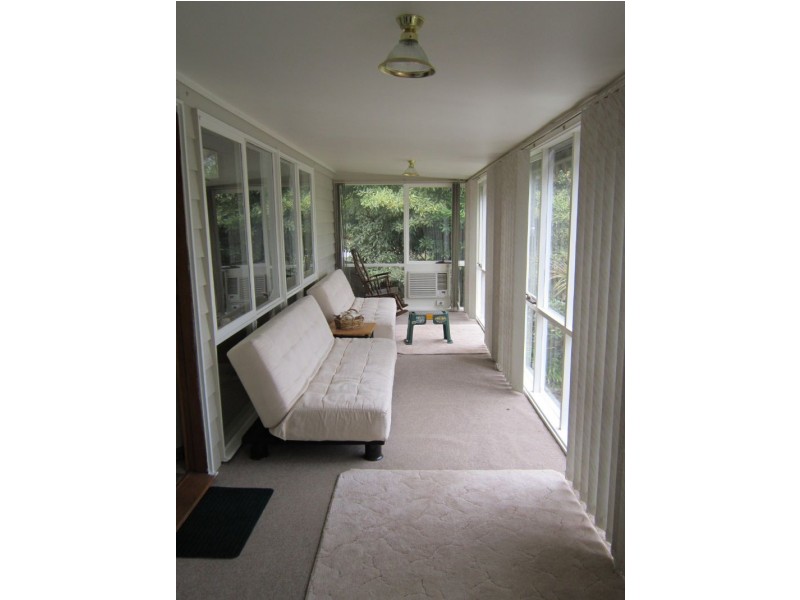 2 Red Rocks Road, Cowes VIC 3922