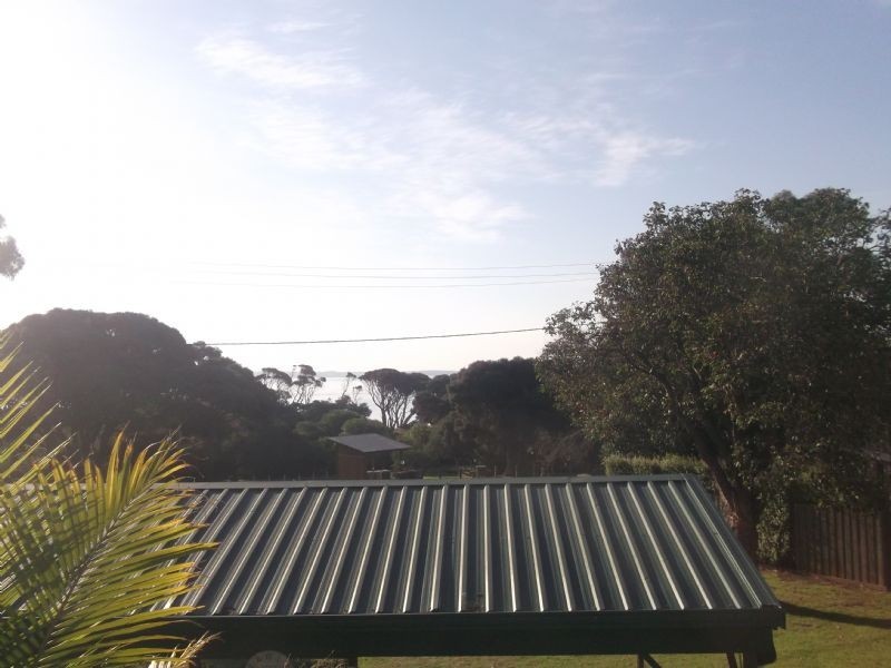 2 Red Rocks Road, Cowes VIC 3922