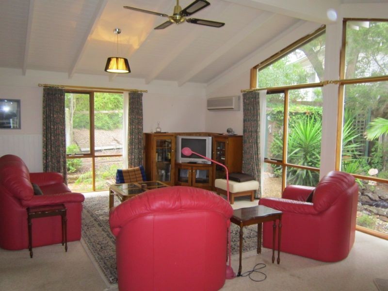 2 Red Rocks Road, Cowes VIC 3922