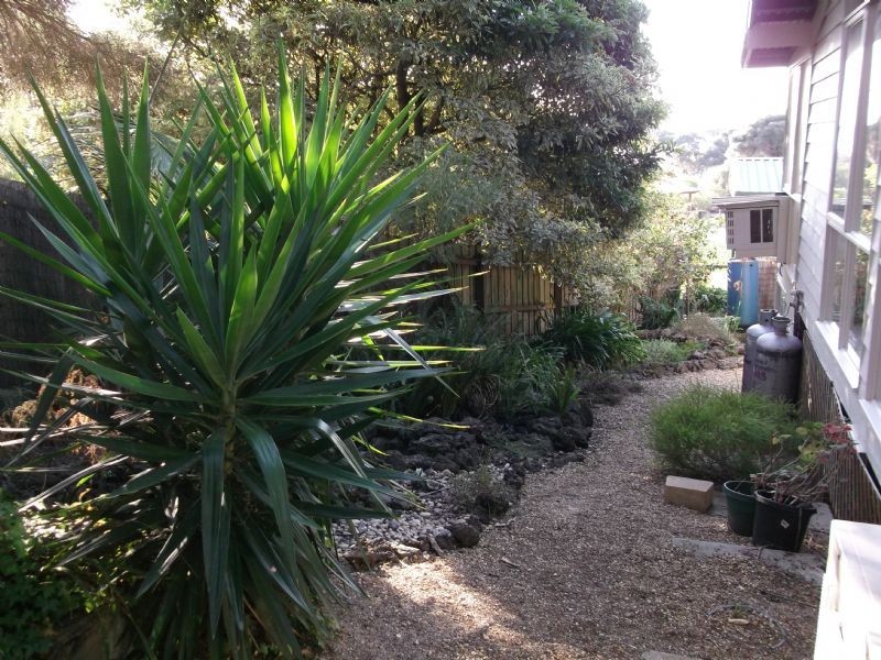 2 Red Rocks Road, Cowes VIC 3922