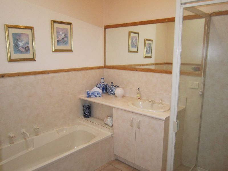 2 Red Rocks Road, Cowes VIC 3922