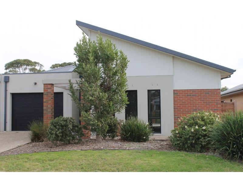 4/60 McKenzie Road, Cowes VIC 3922