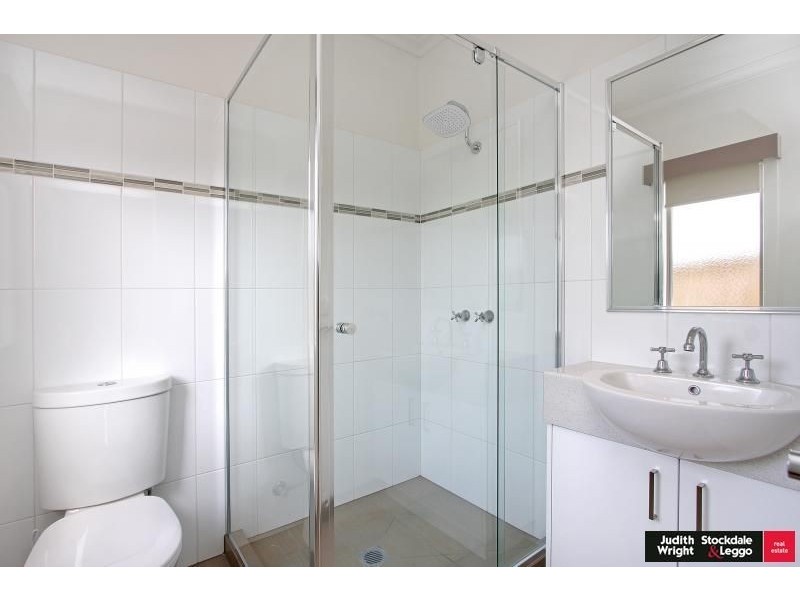 2 Blue Wren Place, Cowes VIC 3922