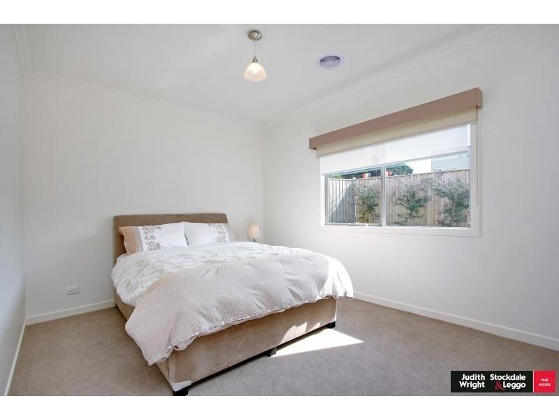 2 Blue Wren Place, Cowes VIC 3922