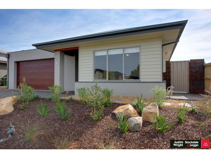 2 Blue Wren Place, Cowes VIC 3922