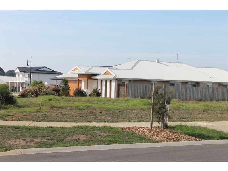 16 Shoalhaven Road, Cowes VIC 3922