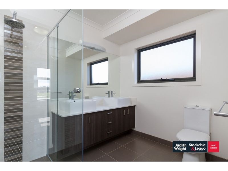 9 Shoalhaven Road, Cowes VIC 3922