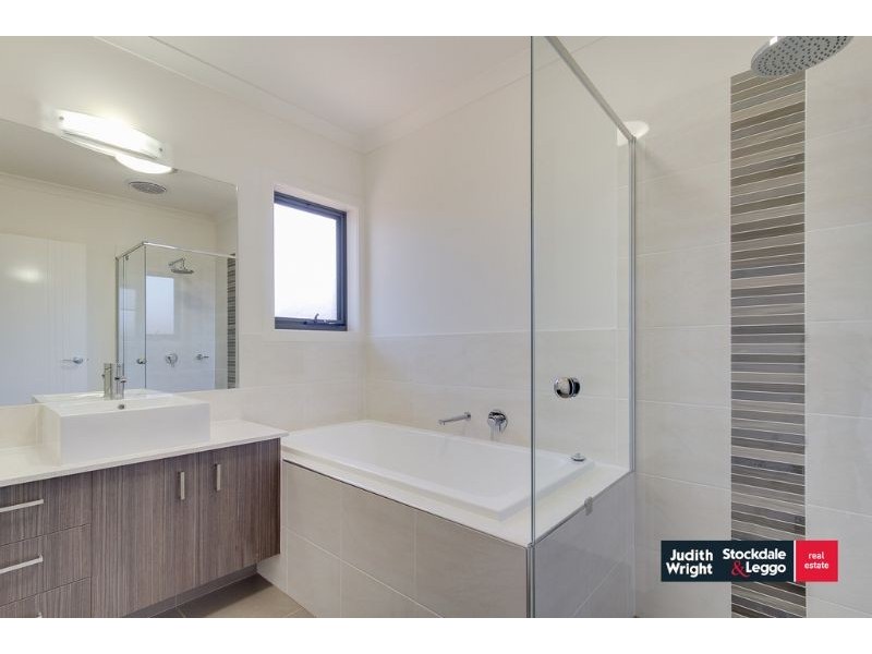 9 Shoalhaven Road, Cowes VIC 3922