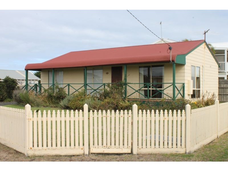 1 Sinclair Avenue, Surf Beach VIC 3922