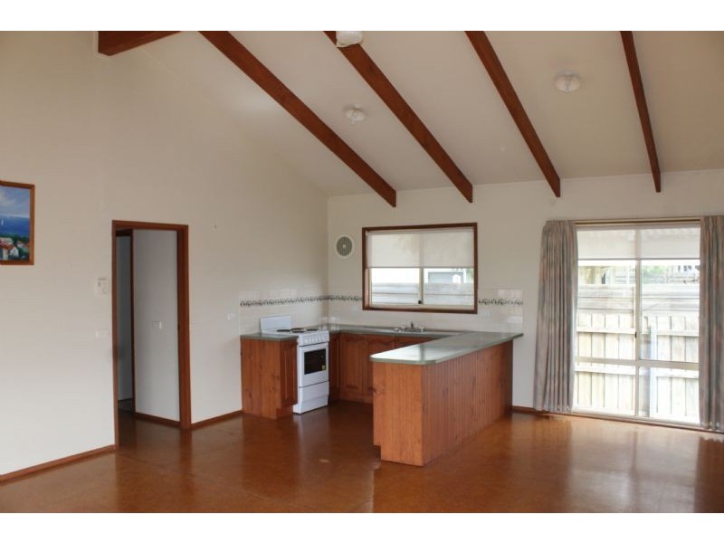 1 Sinclair Avenue, Surf Beach VIC 3922