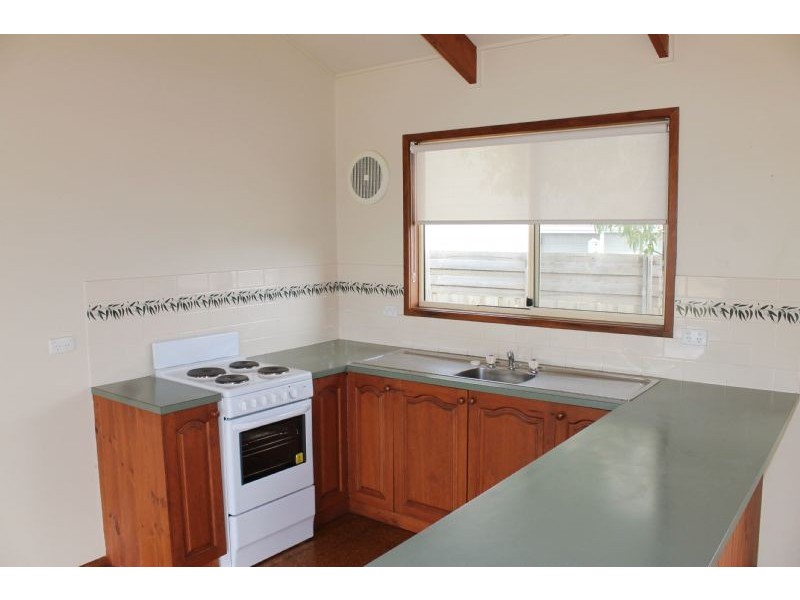 1 Sinclair Avenue, Surf Beach VIC 3922