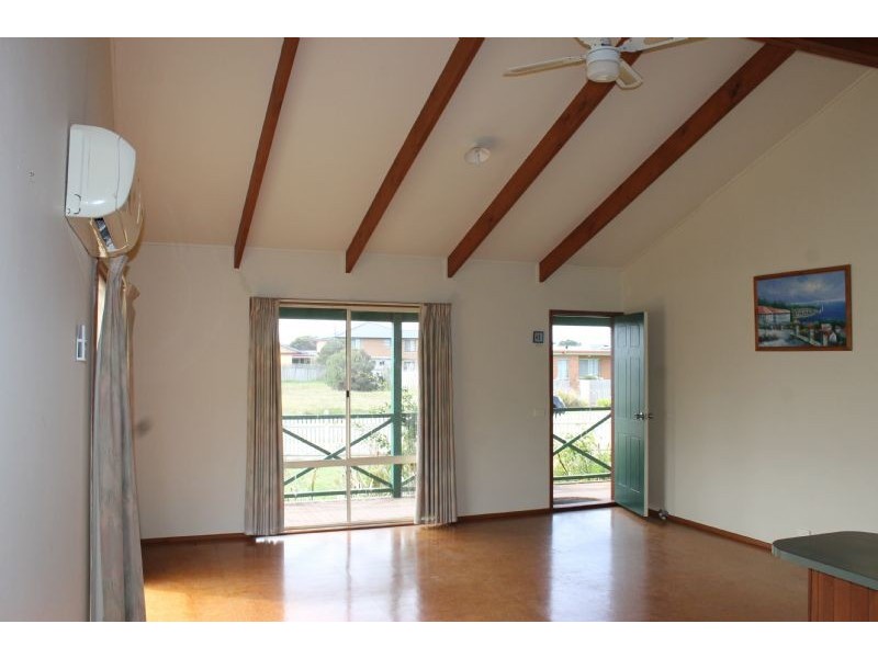 1 Sinclair Avenue, Surf Beach VIC 3922