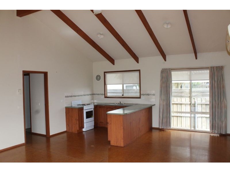 1 Sinclair Avenue, Surf Beach VIC 3922