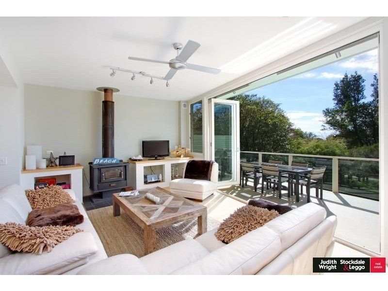 19 Woodlands Avenue, Silverleaves VIC 3922