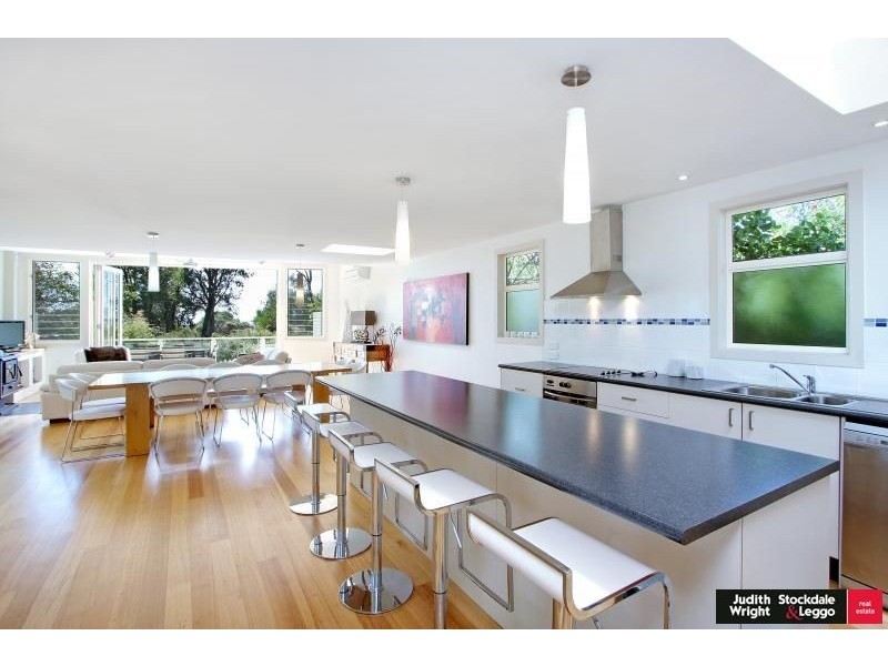 19 Woodlands Avenue, Silverleaves VIC 3922