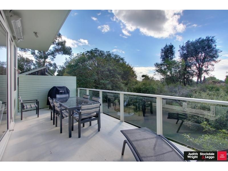 19 Woodlands Avenue, Silverleaves VIC 3922