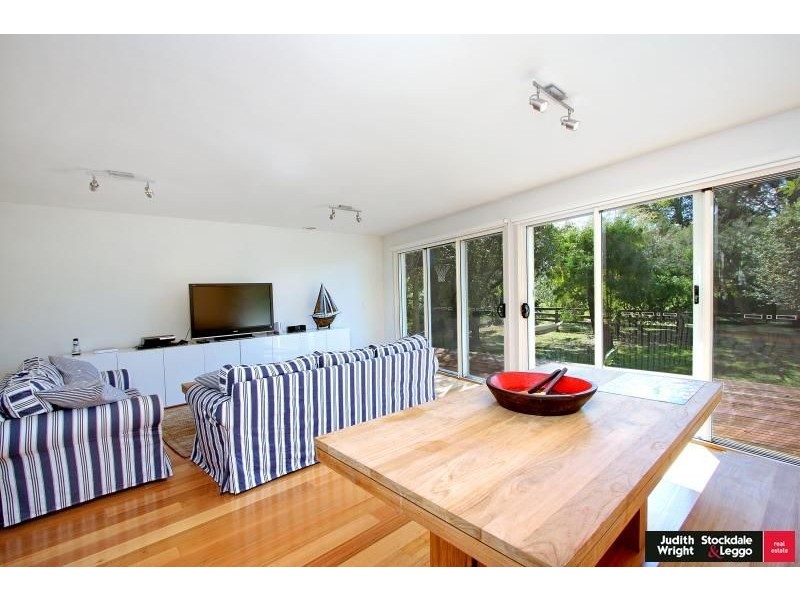 19 Woodlands Avenue, Silverleaves VIC 3922