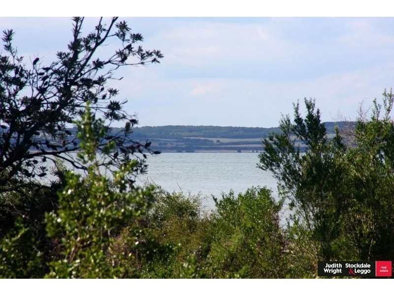 19 Woodlands Avenue, Silverleaves VIC 3922