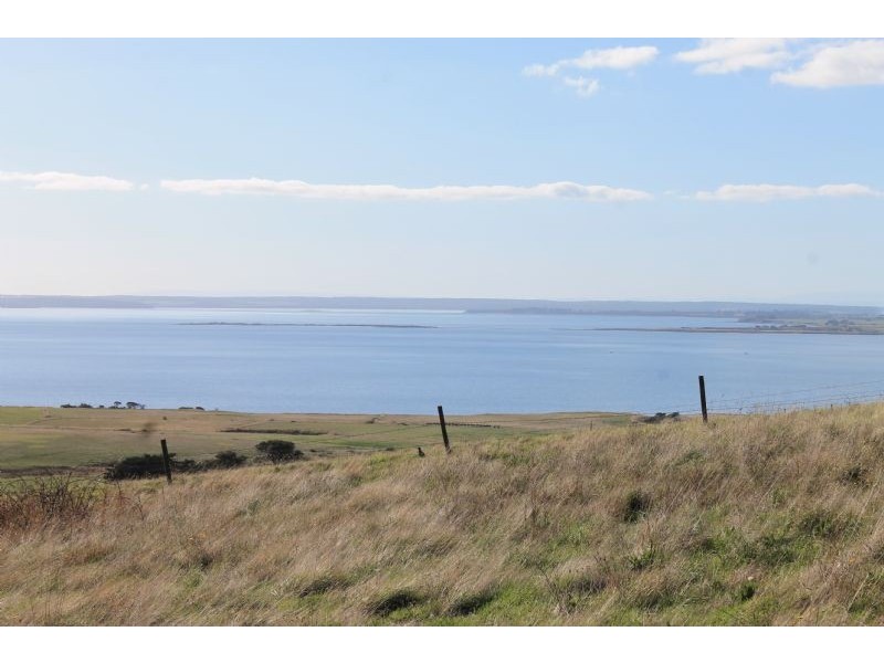 45 Punchbowl Road, San Remo VIC 3925