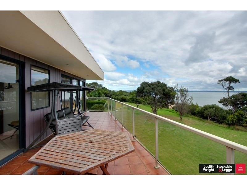 2 Langard Road, Cowes VIC 3922
