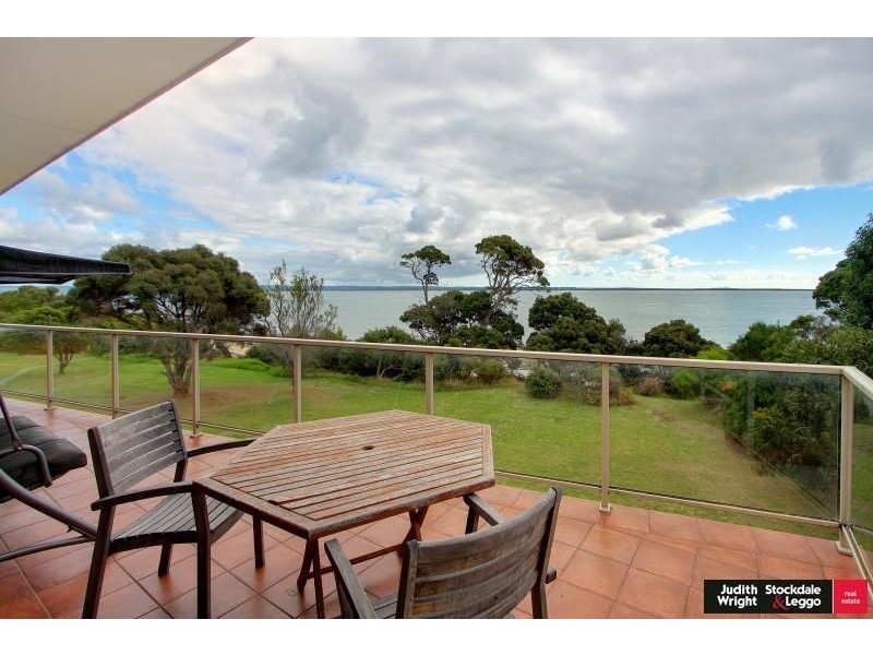 2 Langard Road, Cowes VIC 3922