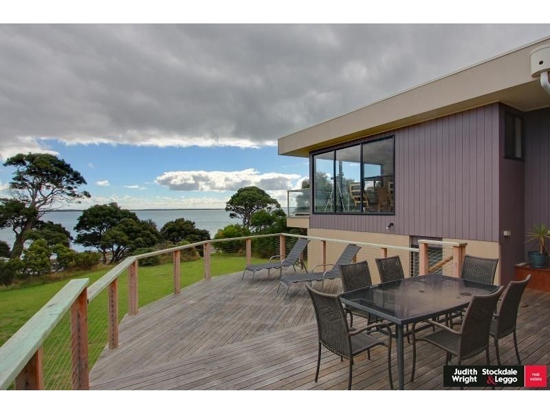 2 Langard Road, Cowes VIC 3922
