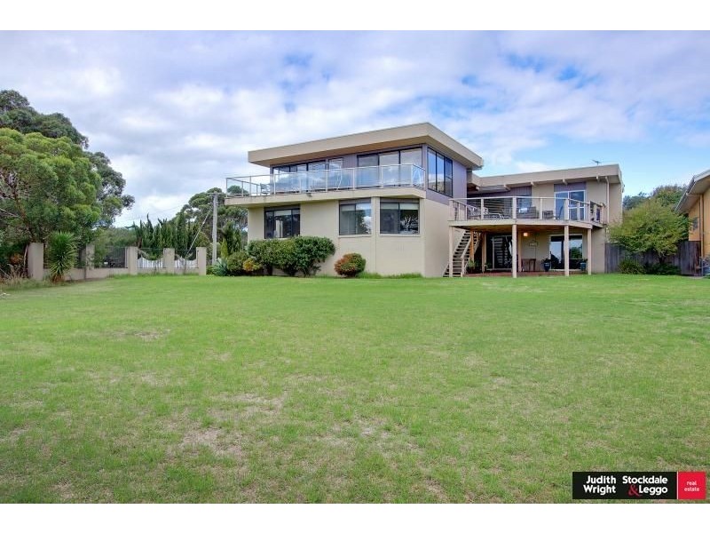 2 Langard Road, Cowes VIC 3922