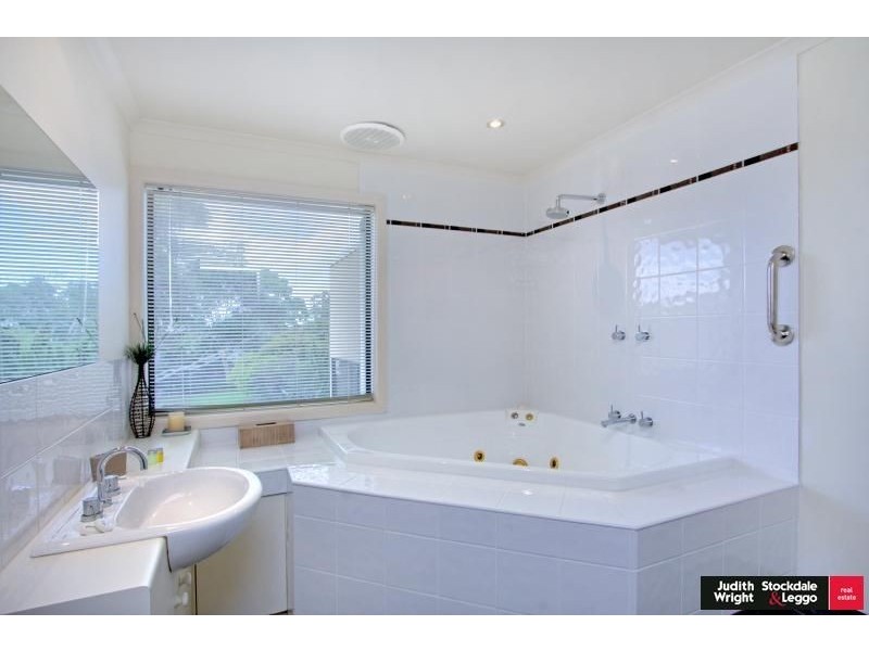 2 Langard Road, Cowes VIC 3922