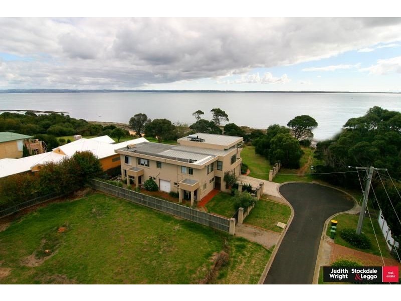 2 Langard Road, Cowes VIC 3922