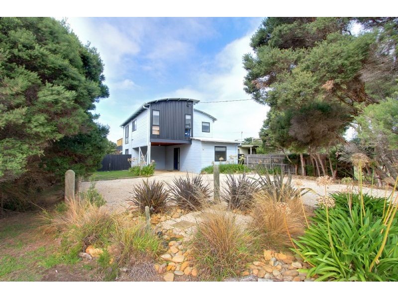 15 Batman Avenue, Surf Beach VIC 3922