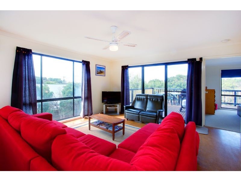 15 Batman Avenue, Surf Beach VIC 3922