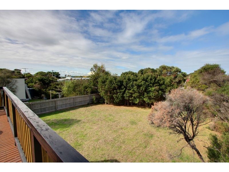 15 Batman Avenue, Surf Beach VIC 3922