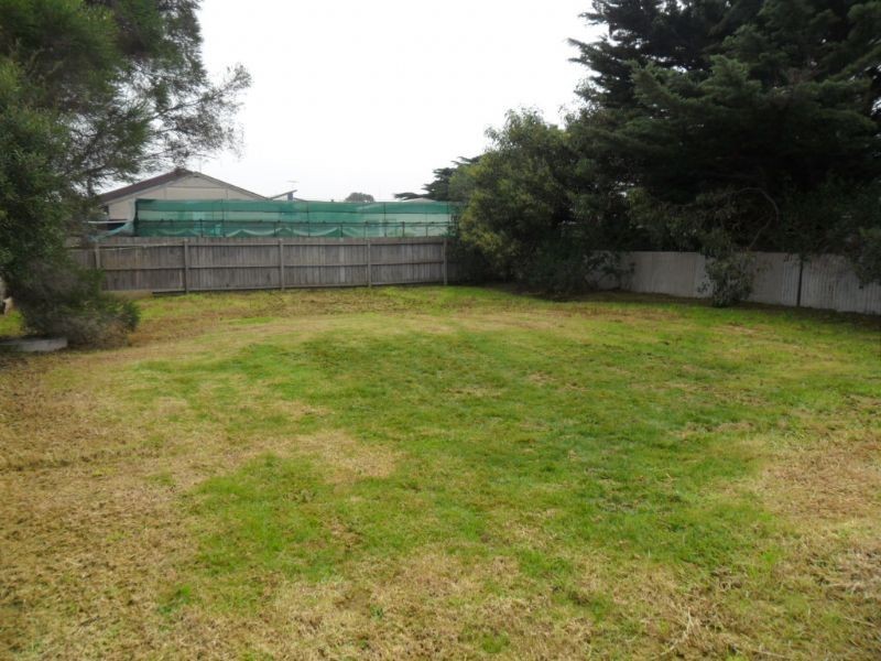 26 Sunderland Bay Rd, Sunderland Bay VIC 3922