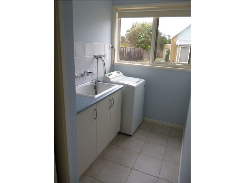 1/57 Back Beach Road, San Remo VIC 3925