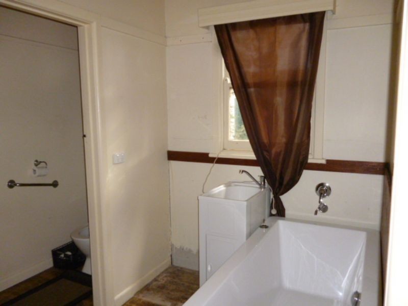 24 Pine Avenue, Cowes VIC 3922