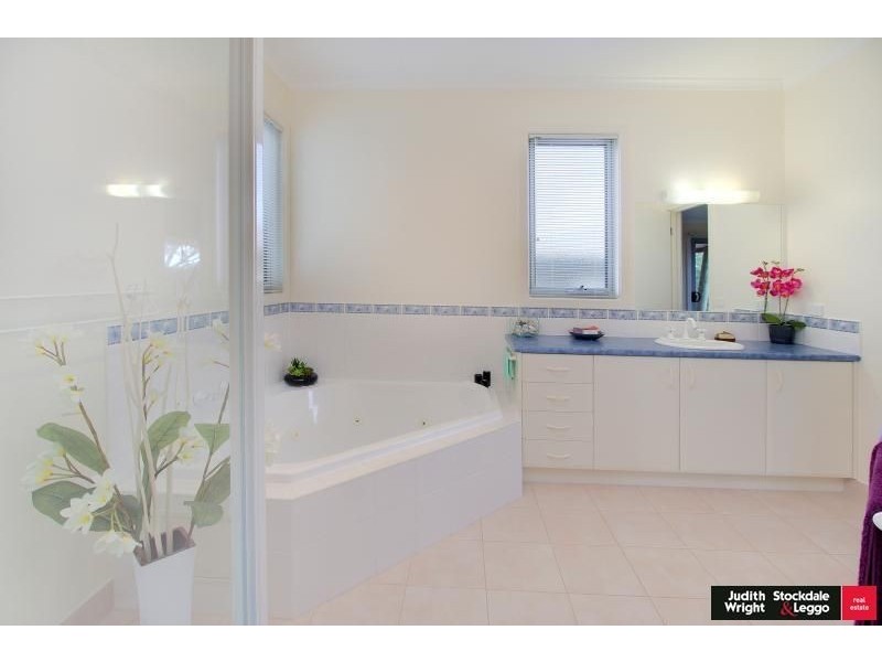 61 Red Rocks Road, Cowes VIC 3922