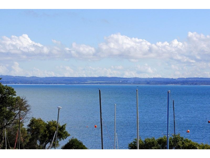 3/4 Osbourne Avenue, Cowes VIC 3922