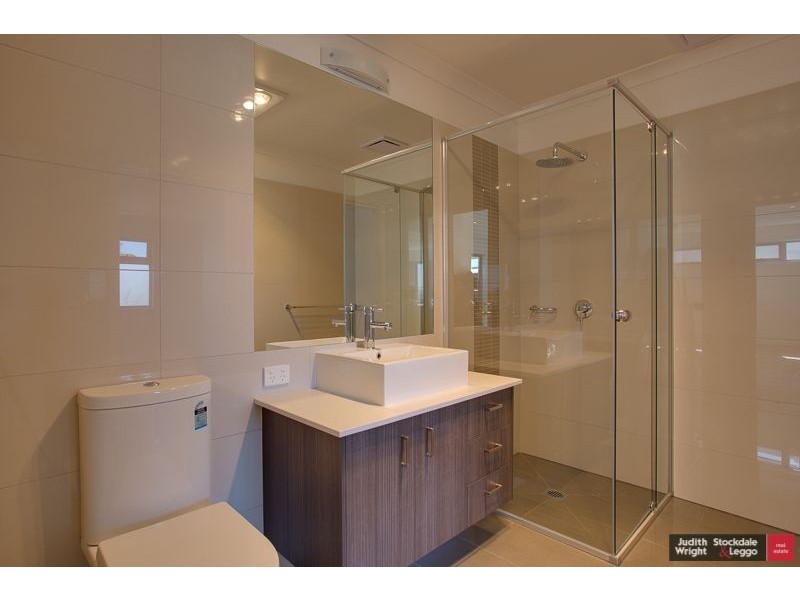 3/4 Osbourne Avenue, Cowes VIC 3922