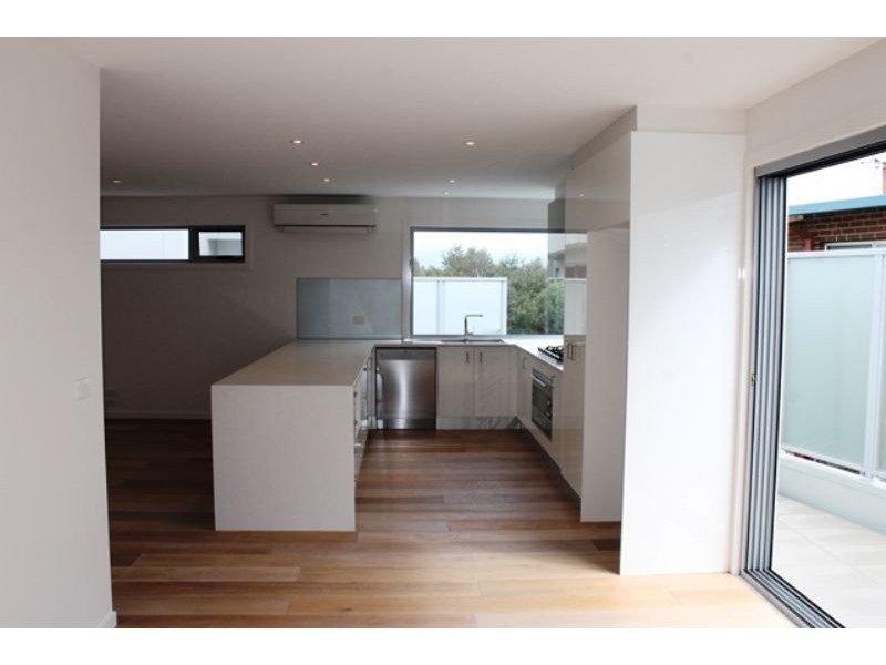 3/4 Osbourne Avenue, Cowes VIC 3922