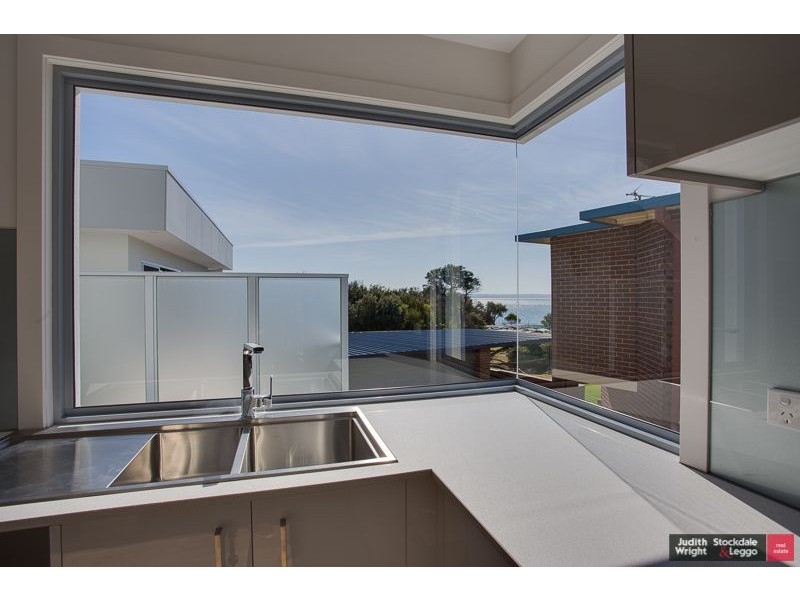 3/4 Osbourne Avenue, Cowes VIC 3922
