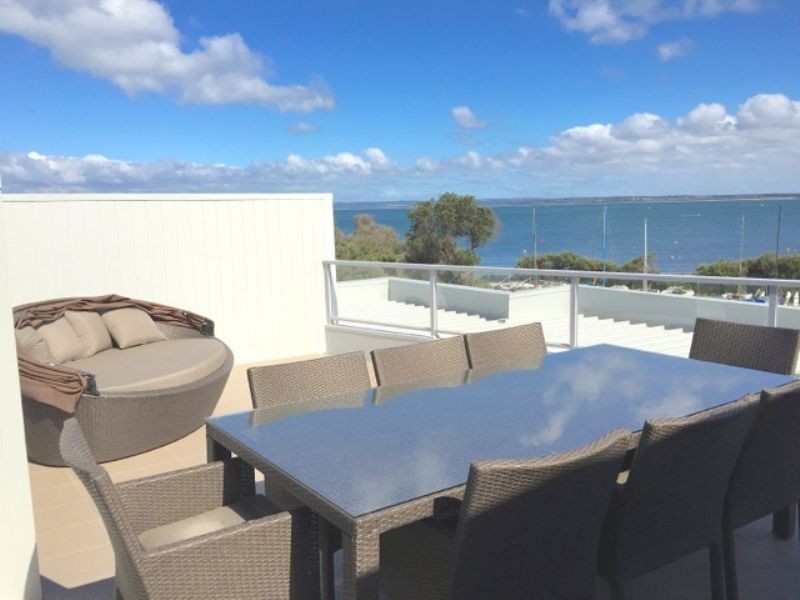 4/4 Osbourne Avenue, Cowes VIC 3922