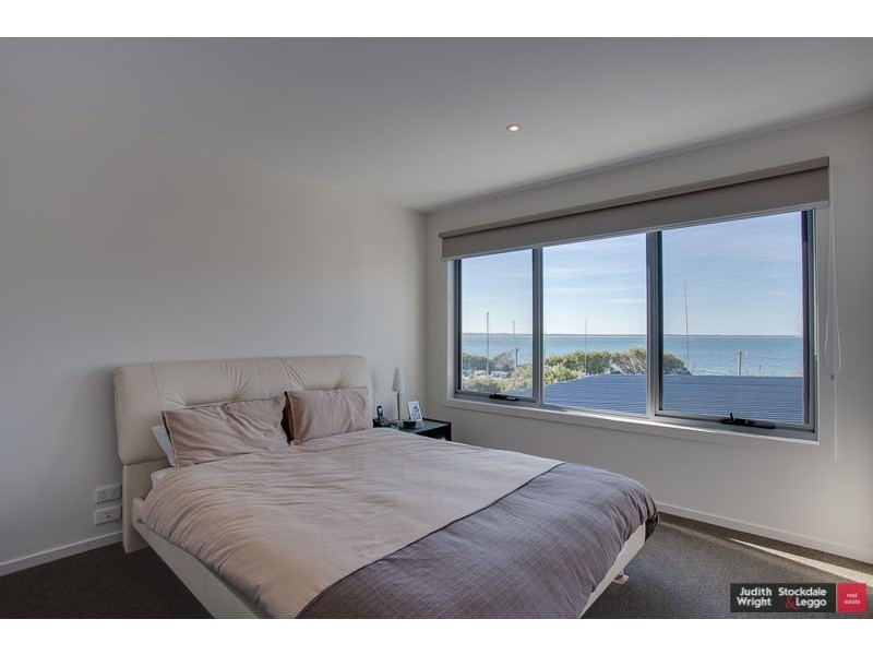 4/4 Osbourne Avenue, Cowes VIC 3922