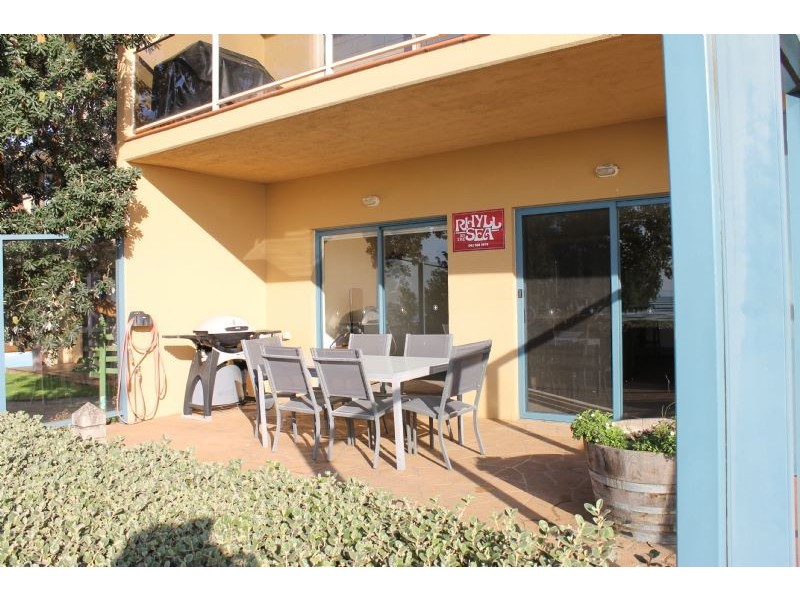 2/9-11 Beach Road, Rhyll VIC 3923