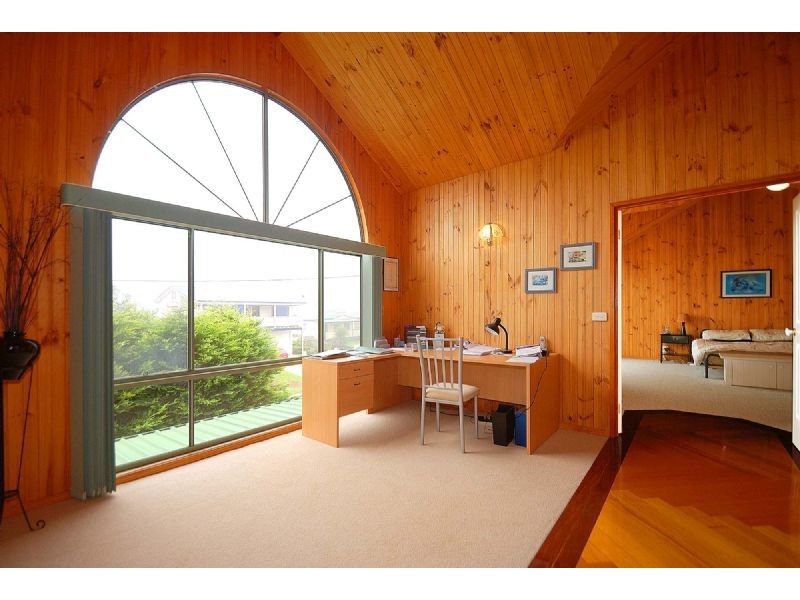 2 Yarramundi Way, Cowes VIC 3922