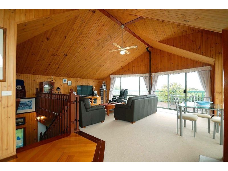 2 Yarramundi Way, Cowes VIC 3922